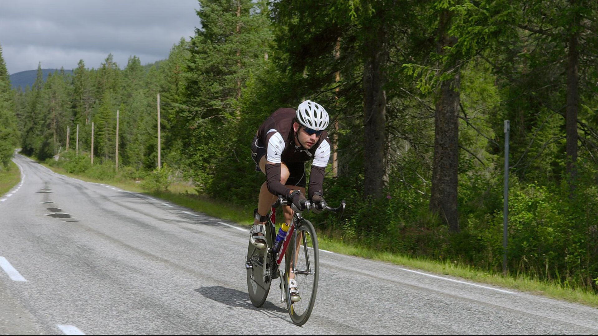 体育新闻中心深化体育赛事多语言转播技术，体育赛事转播涉及哪些知识产权
